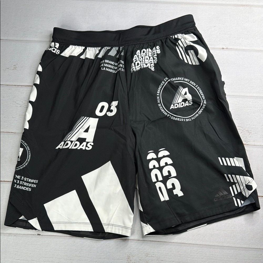Adidas Black and White Logo Basketball Graphic 9" Training Shorts Size Medium